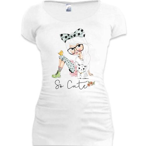 Подовжена футболка з дівчинкою і бантиком