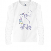 Детский лонгслив Девушка с велосипедом на набережной