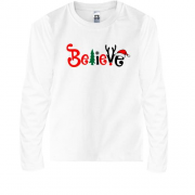 Детская футболка с длинным рукавом с надписью "believe"