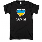 Футболка з надписью "Україна" і сердечком