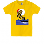 Детская футболка с новогодней рыбой
