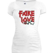 Подовжена футболка з написом Fake love