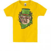 Дитяча футболка з мопсом в зеленому капелюсі