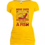 Подовжена футболка з дівчиною рибалкою і написами