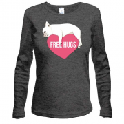 Жіночий лонгслів Free Hugs з мопсом