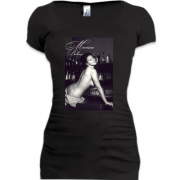 Женская удлиненная футболка Моника Беллуччи на баре