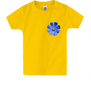 Детская футболка с мини цветком на груди
