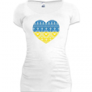 Подовжена футболка з узорним серцем-вишиванкою