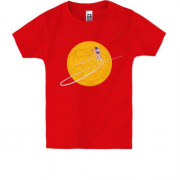 Детская футболка Космонавт на фоне луны