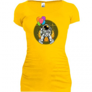 Подовжена футболка з космонавтом на місяці