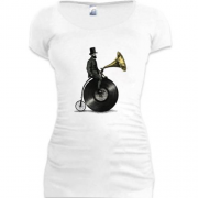 Подовжена футболка з людиною на величезному грамофоні