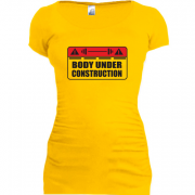 Женская удлиненная футболка Body under construction