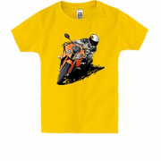 Дитяча футболка з мотоциклом на віражі