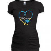 Подовжена футболка з вишитым серцем та написом Україна