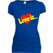 Женская удлиненная футболка Love is ... (2)