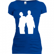 Женская удлиненная футболка "Силуэты Дина и Сэма"