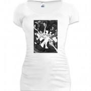 Женская удлиненная футболка Monica Bellucci (на столе)