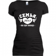Женская удлиненная футболка Семья с 2011