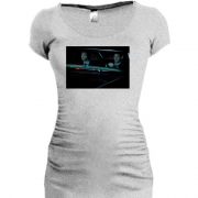 Женская удлиненная футболка Сэм и Дин в Импале