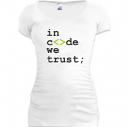 Женская удлиненная футболка In code we trust