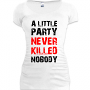 Женская удлиненная футболка A little party