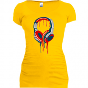 Женская удлиненная футболка с текущими наушниками