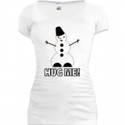 Подовжена футболка зі сніговиком Hug me!