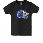 Детская футболка с космонавтом