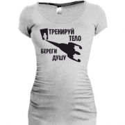 Женская удлиненная футболка Тренируй тело - береги душу