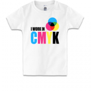 Детская футболка с надписью "i work in CMYK"