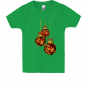 Детская футболка с ёлочными украшениями