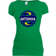 Подовжена футболка з ім'ям Антоніна в колі