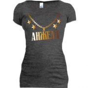 Подовжена футболка з золотим ланцюгом і ім'ям Анжела